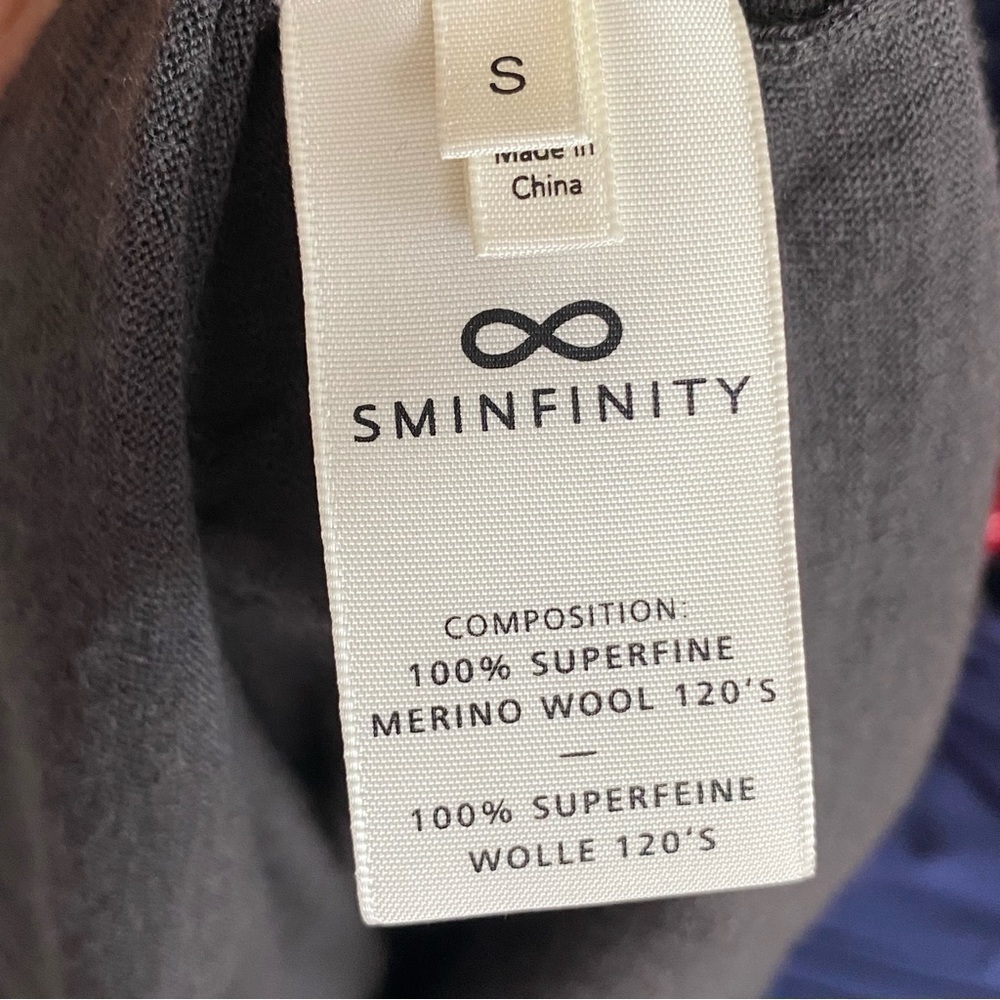 Sminfinity Short Sleeved Textured Gray Wool Sweater Tee, Small - Picture 12 of 13